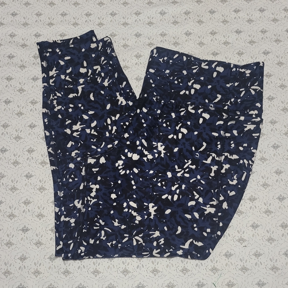 Livi Active Cropped Pocket Leggings